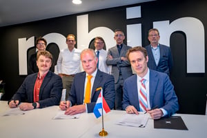 Robin Radar and TNO sign agreement at Robin HQ